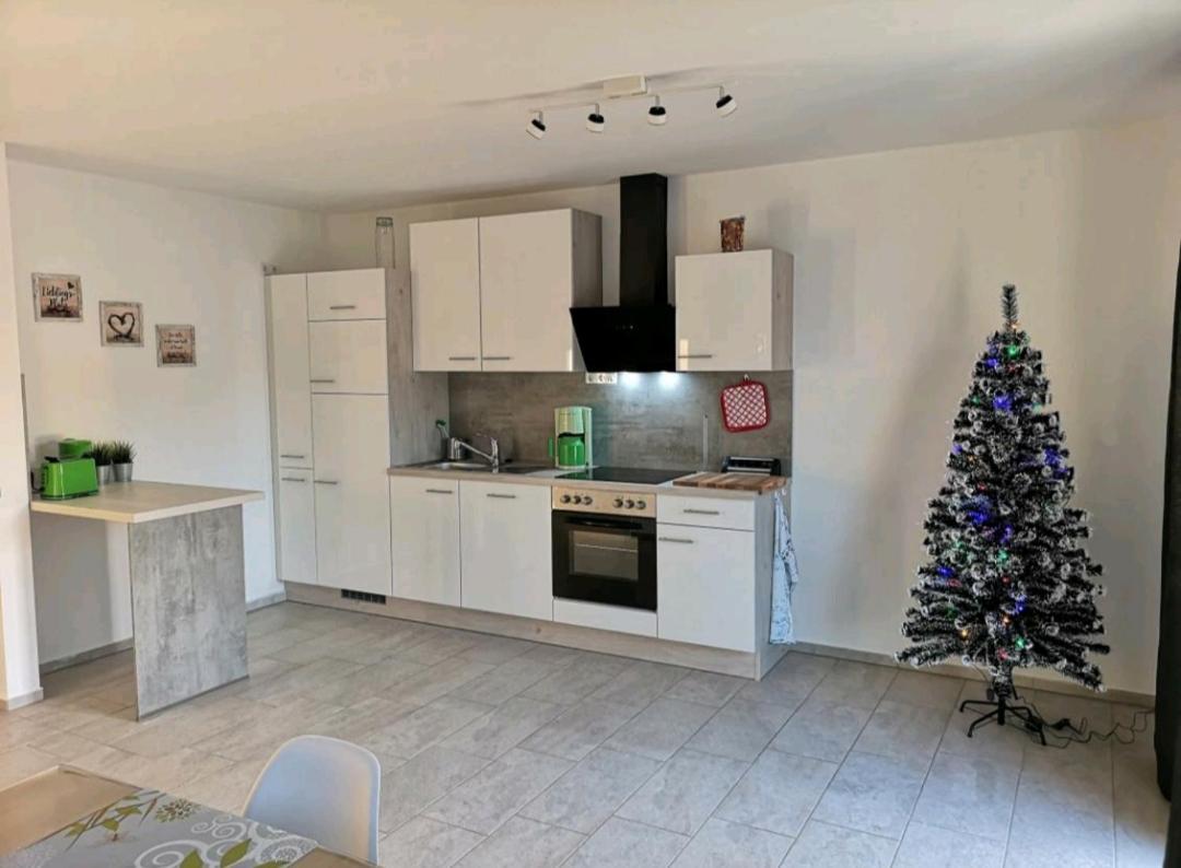 Апартаменты Modern Wohnen I Parkplatz I Wlan I Netflix I Balkon I 6 Schlafplaetze Бад-Эйнхаузен Экстерьер фото